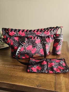 BETSEY JOHNSON Bow And Cheetah Print Baby Travel Bag